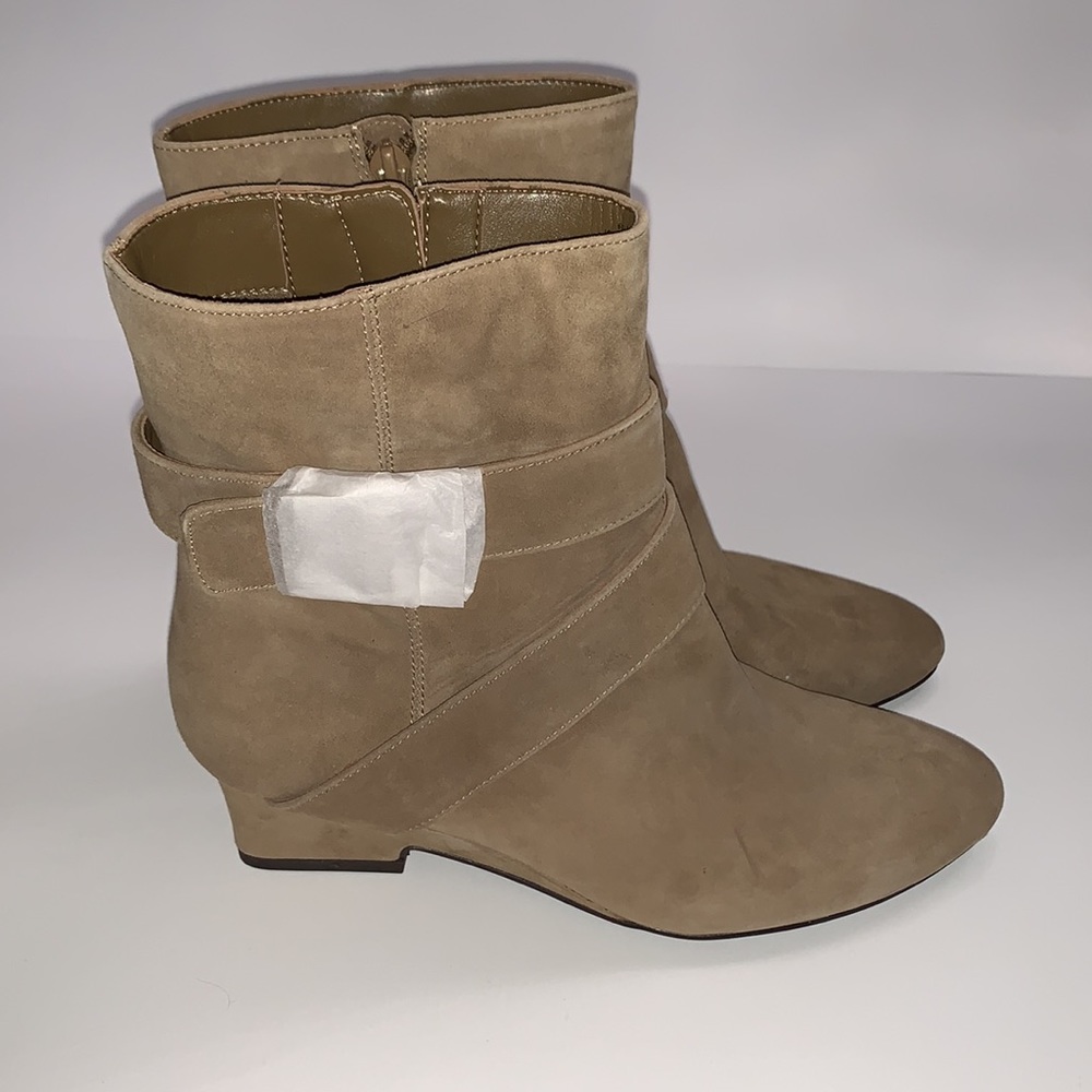 Women’s NINE WEST Green Suede Boots - Picture 3 of 9
